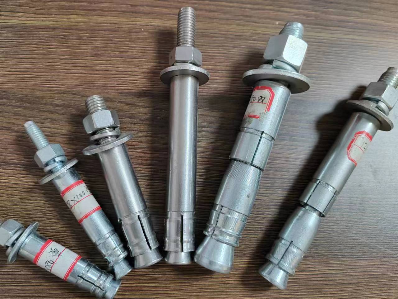 機械錨栓 定型錨栓  化學(xué)錨栓 建筑加固錨 化學(xué)錨栓配套膠管